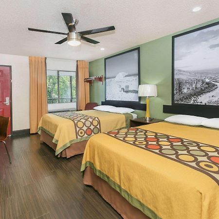 Super 8 By Wyndham Austin University/Downtown Area Buitenkant foto