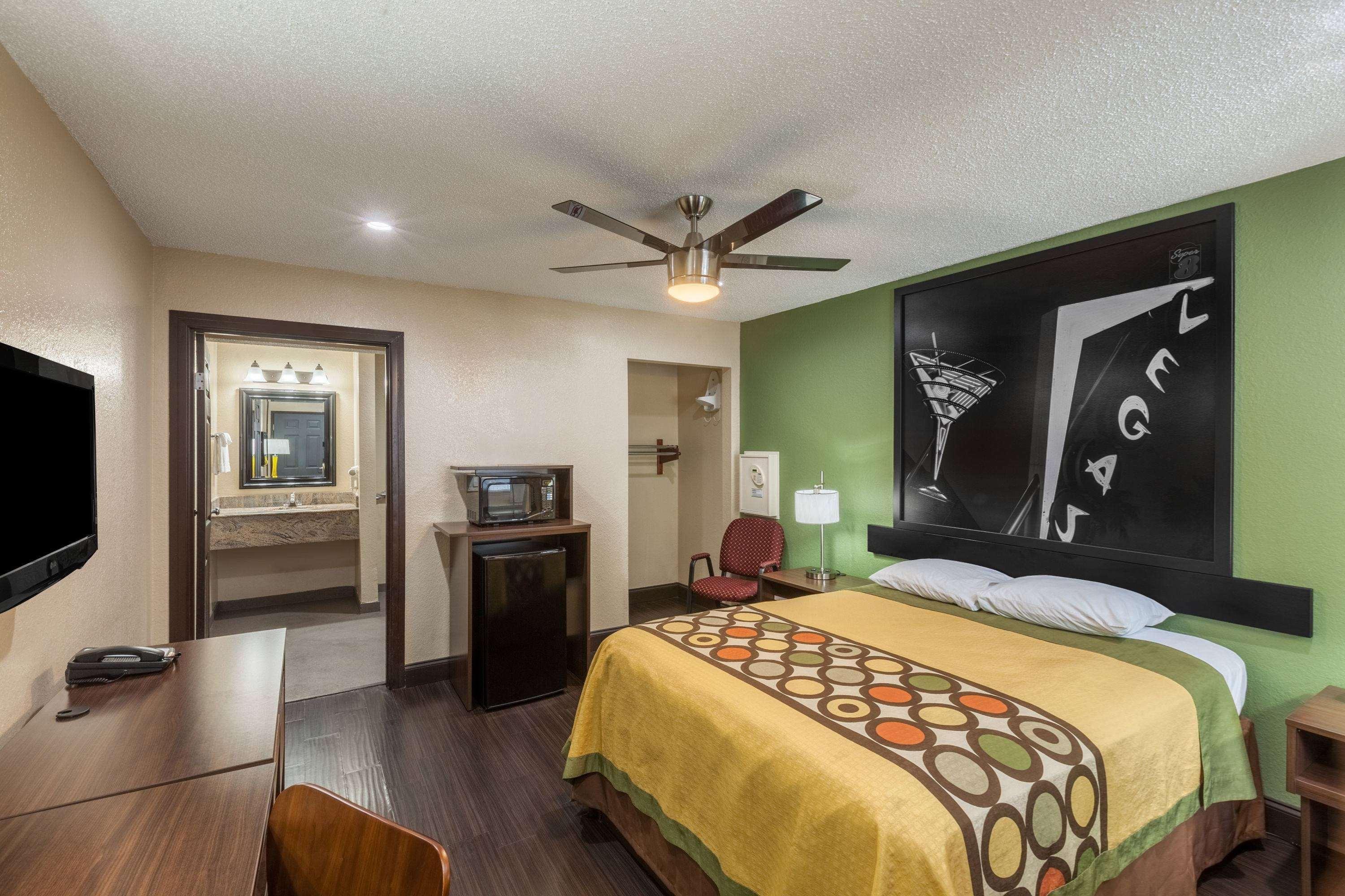 Super 8 By Wyndham Austin University/Downtown Area Buitenkant foto
