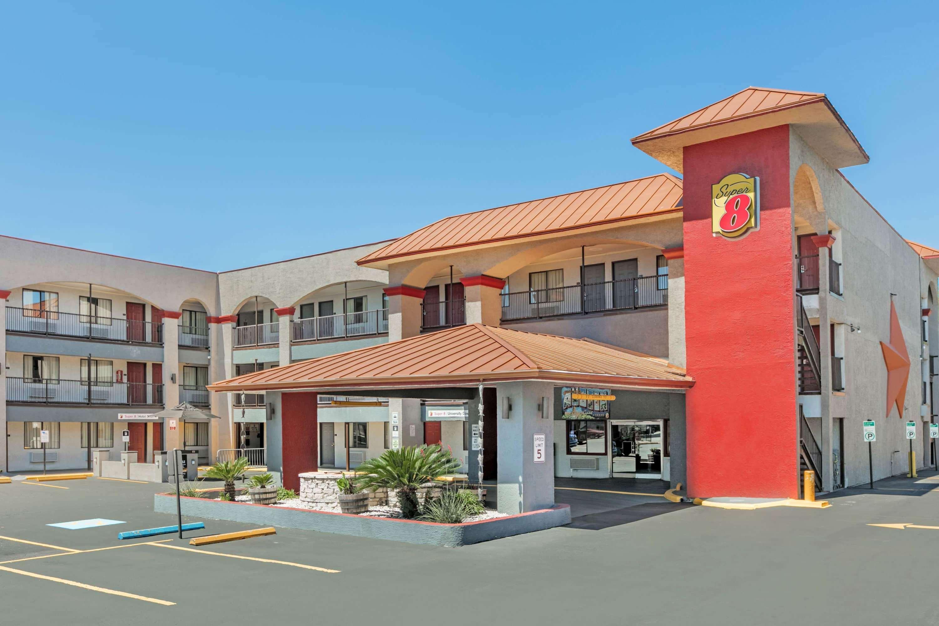 Super 8 By Wyndham Austin University/Downtown Area Buitenkant foto