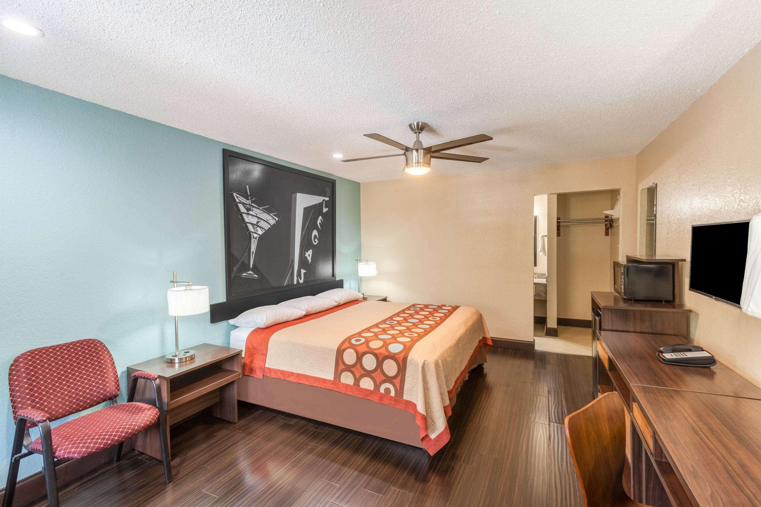 Super 8 By Wyndham Austin University/Downtown Area Buitenkant foto